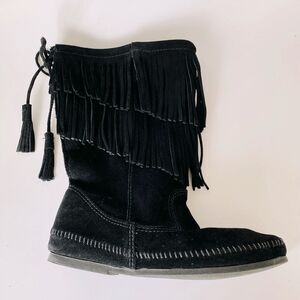 Minnetonka Black Fringe Moccasin Flat Boots Sz 10 Boho Cowgirl